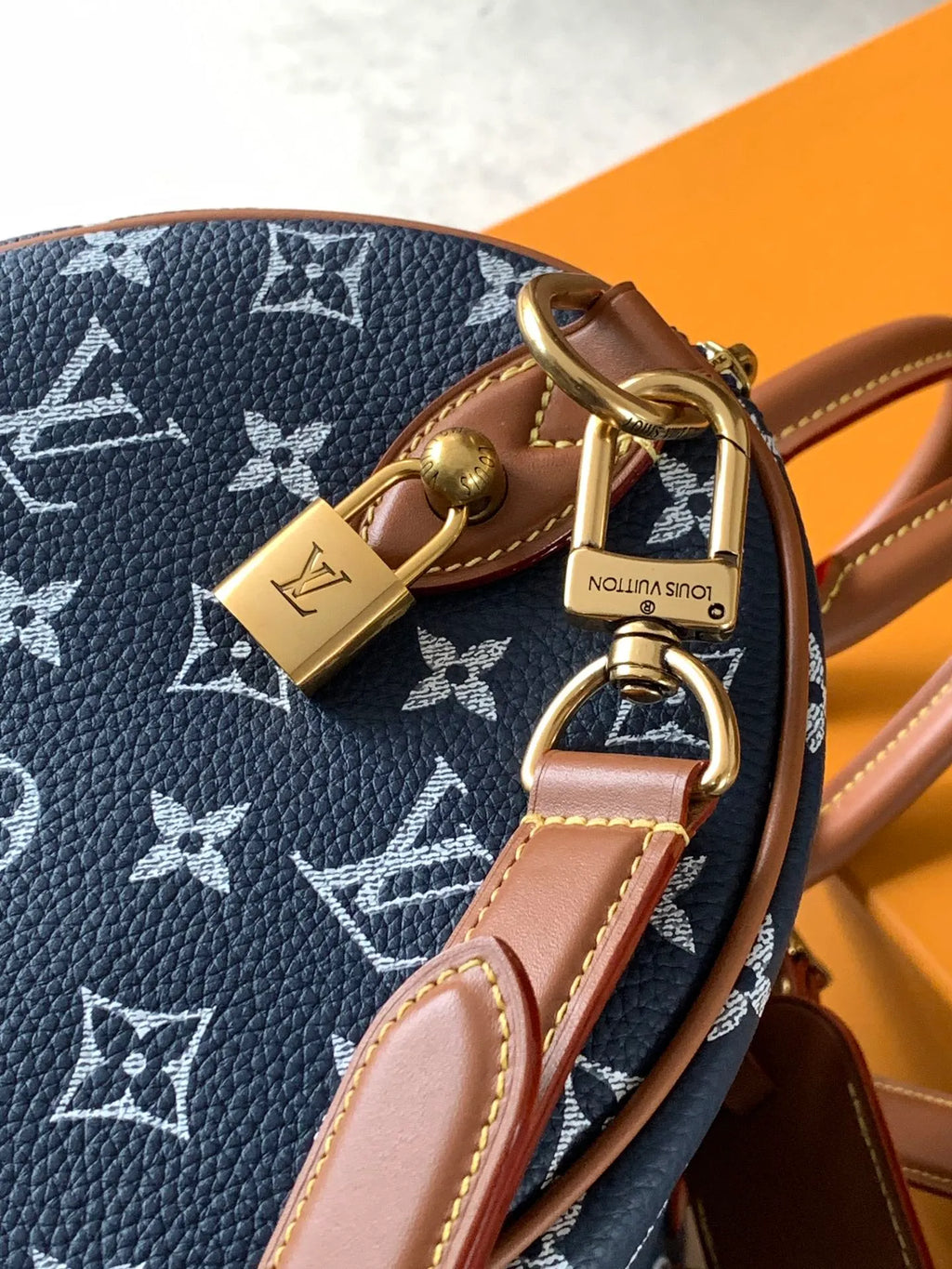 Speedy Bandoulière 30 Monogram Leather Handbag