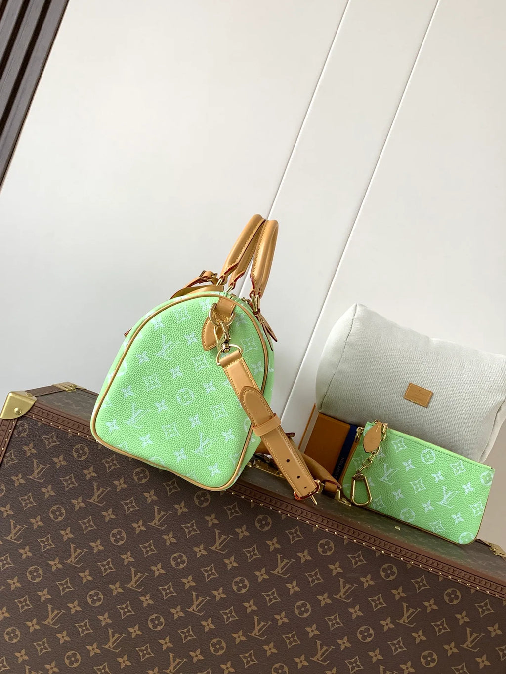 Speedy Bandoulière 30 Monogram Leather Handbag M14067