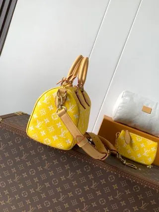 Speedy Bandoulière 30 Monogram Leather Handbag M24443