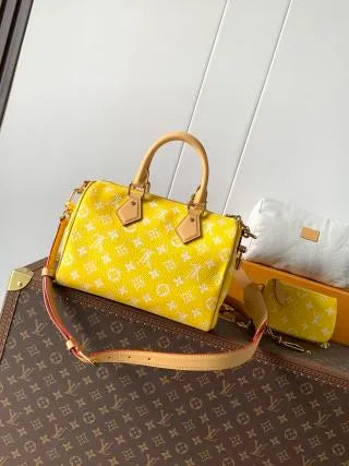 Speedy Bandoulière 30 Monogram Leather Handbag M24443