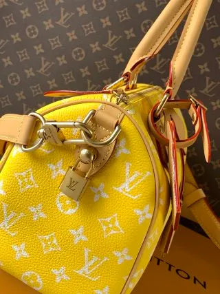 Speedy Bandoulière 30 Monogram Leather Handbag M24443