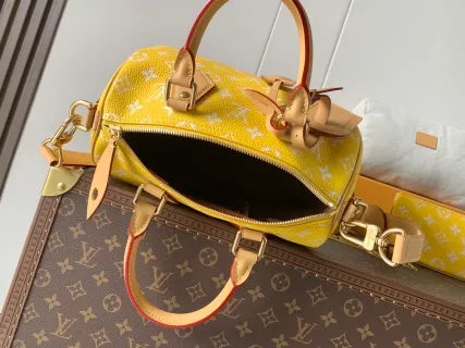 Speedy Bandoulière 30 Monogram Leather Handbag M24443