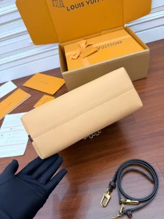 Louis Vuitton Vegetable-Tanned Leather Bag M28029