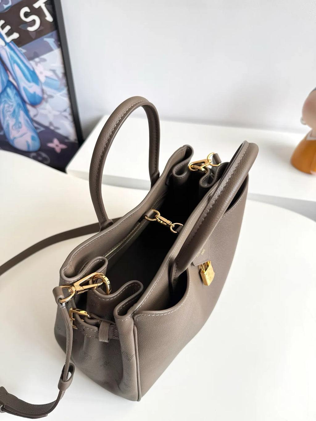 Louis Vuitton Vendôme Small Leather Handbag M27040