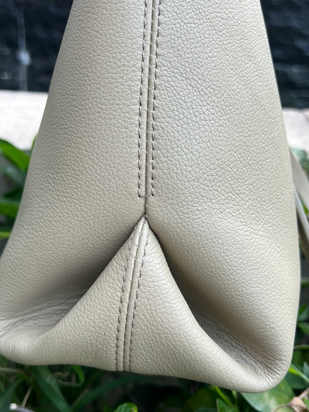 Low Key Cabas Medium Leather Handbag 25343 Fruit Green