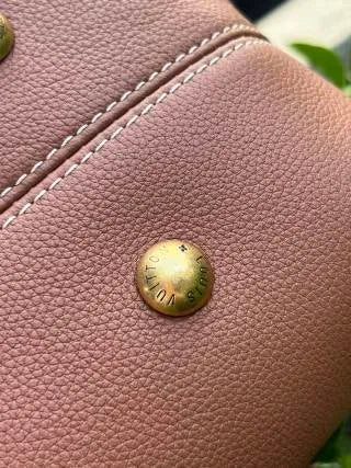 Low Key Cabas Medium Leather Handbag M25342 Brown