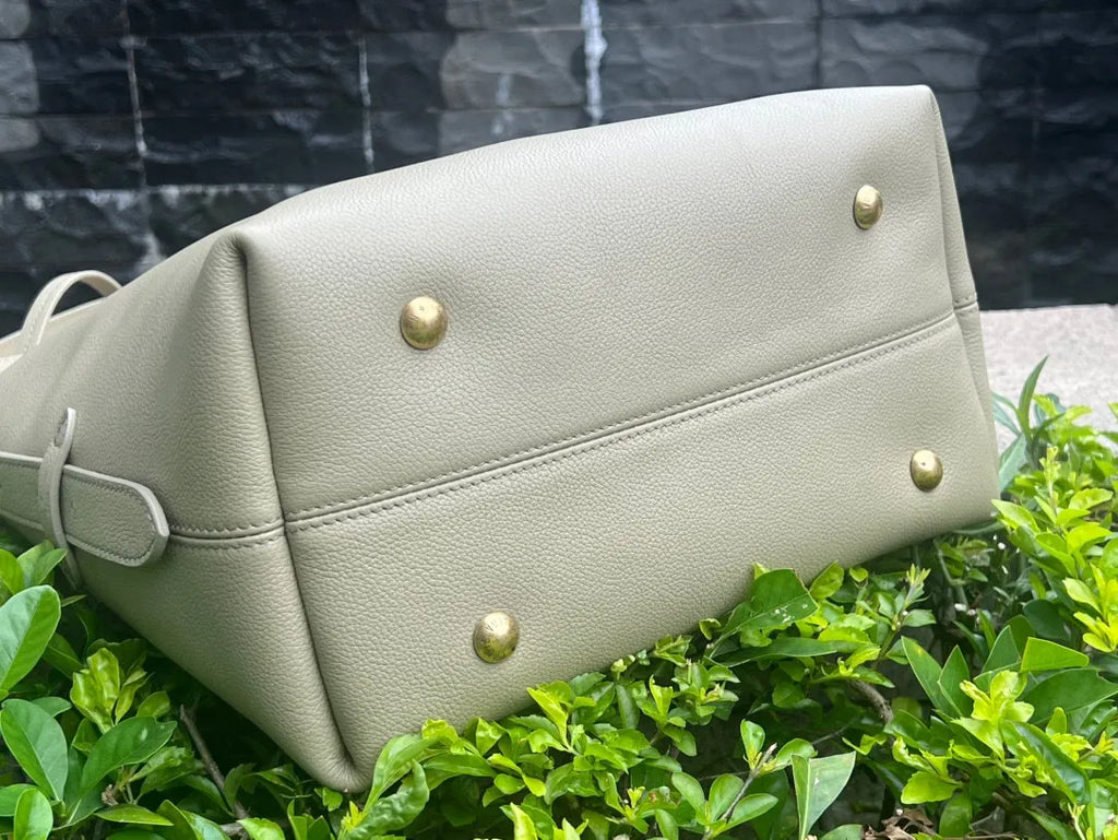 Low Key Hobo MM Leather Handbag Green