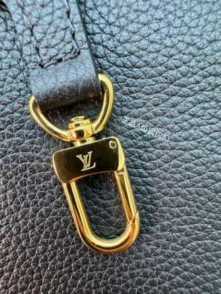 Diamond Vegetable-Tanned Leather 10.4 in Handbag M12099