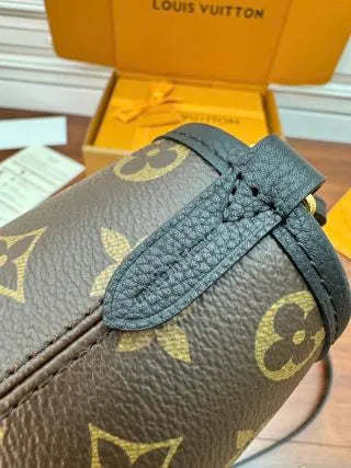 Diamond Vegetable-Tanned Leather 10.4 in Handbag M12099