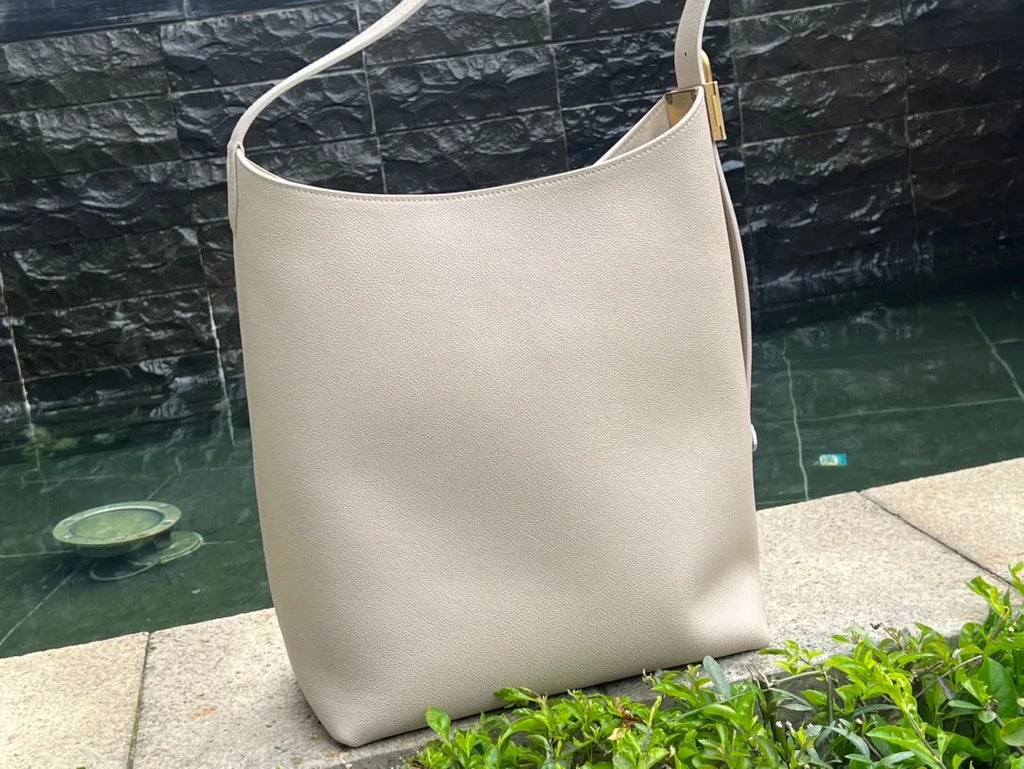 Low Key Hobo MM Leather Handbag White
