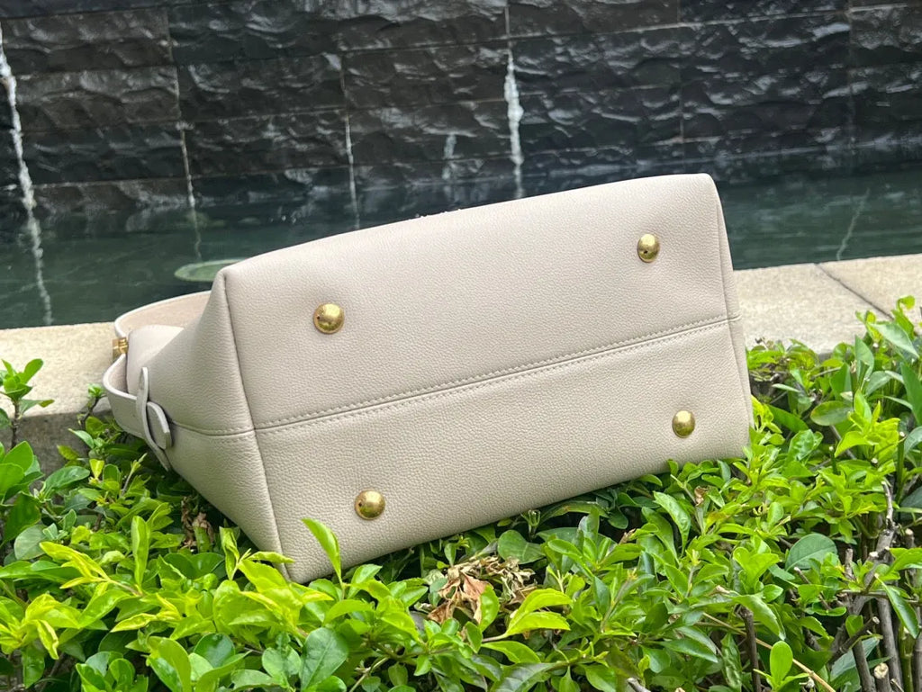 Low Key Hobo MM Leather Handbag White