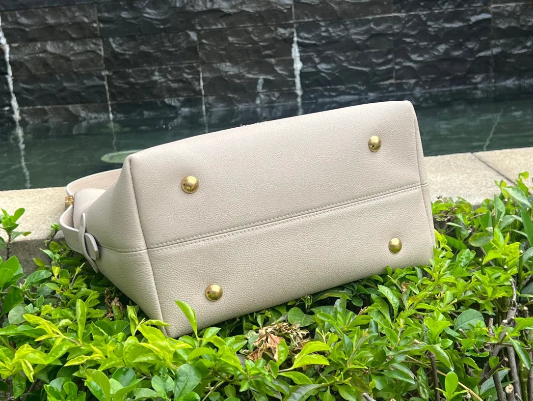 Low Key Hobo MM Leather Handbag White