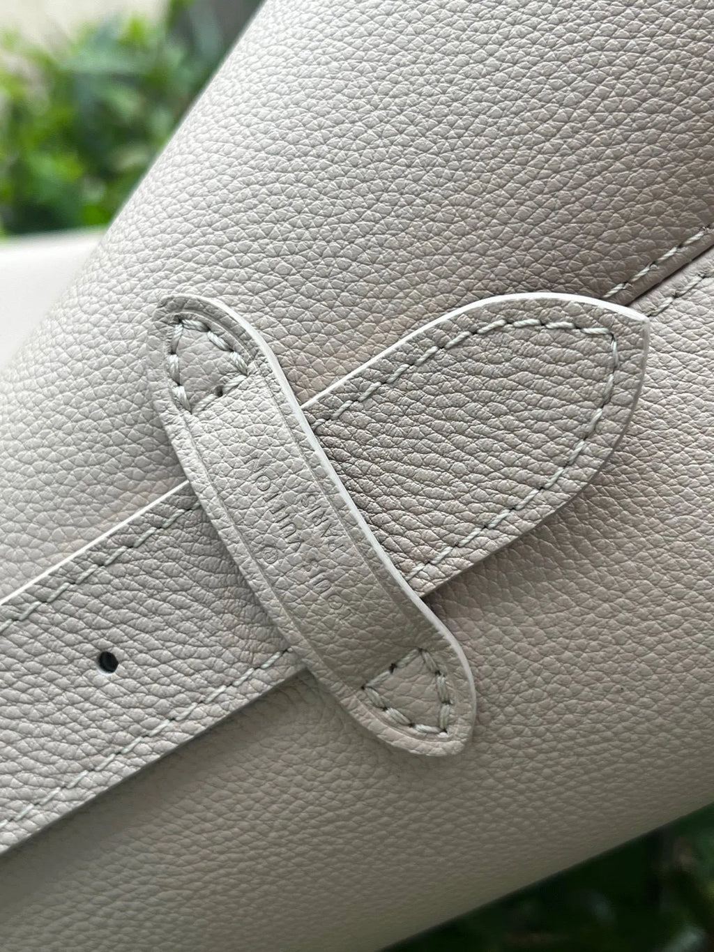 Low Key Hobo MM Leather Handbag White