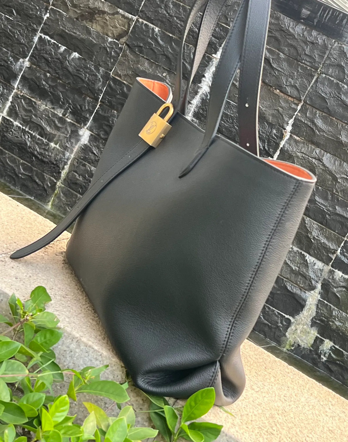 M25341 Low Key Cabas MM Leather Handbag Black