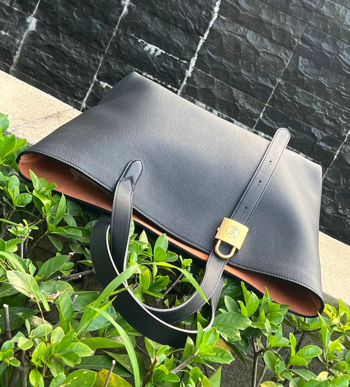 M25341 Low Key Cabas MM Leather Handbag Black