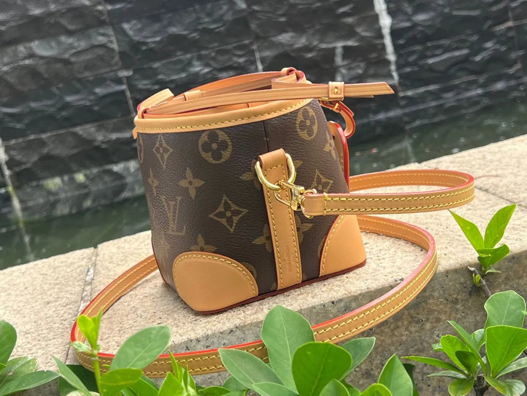 M57099 Noe Purse Coated Fabric Bucket Handbag