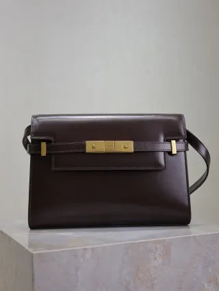 Manhattan Leather 9.4 in Shoulder Bag 675626