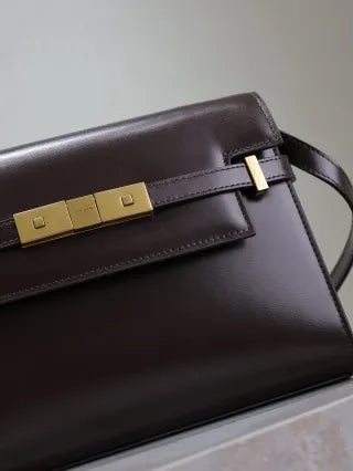 Manhattan Leather 9.4 in Shoulder Bag 675626