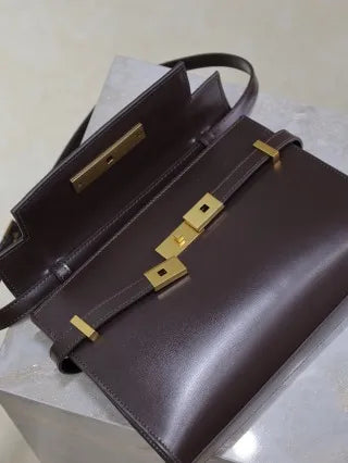 Manhattan Leather 9.4 in Shoulder Bag 675626