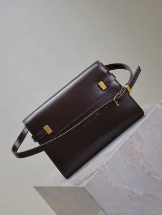 Manhattan Leather 9.4 in Shoulder Bag 675626