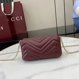 Matelassé Leather 6.5 in Handbag 841290