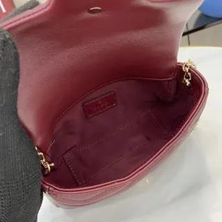 Matelassé Leather 6.5 in Handbag 841290