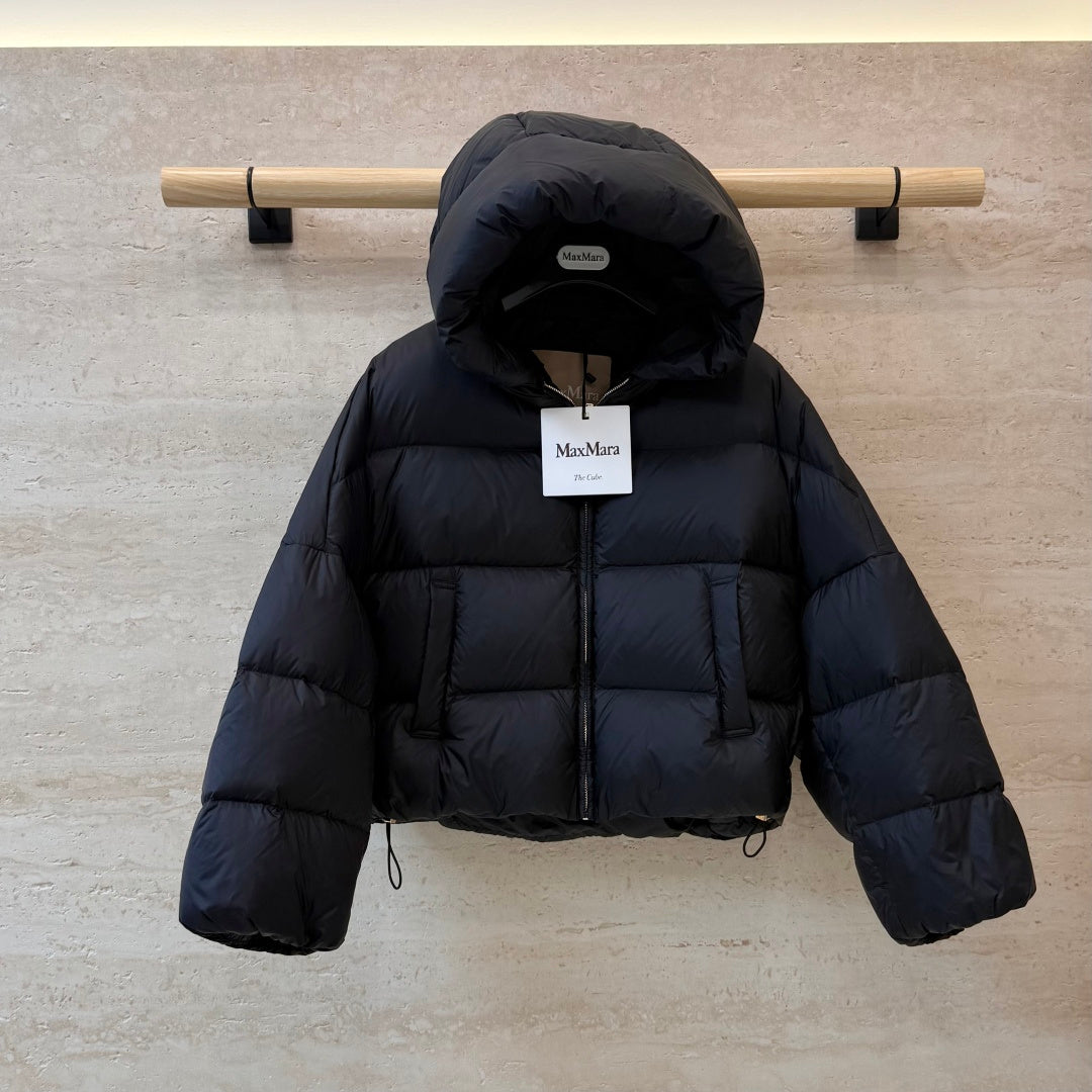 Max Mara Women's White Goose Down Short Hooded Jacket