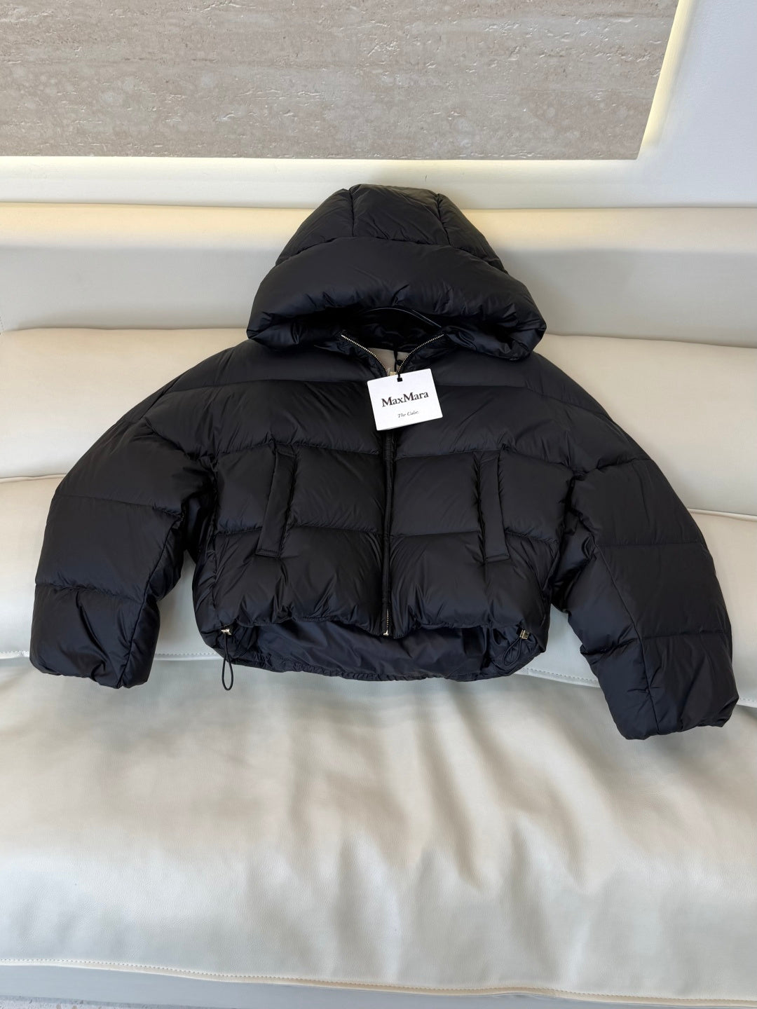 Max Mara Women's White Goose Down Short Hooded Jacket
