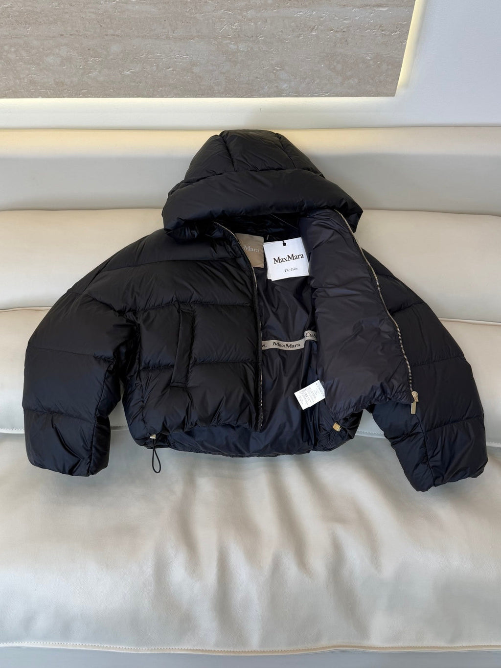 Max Mara Women's White Goose Down Short Hooded Jacket