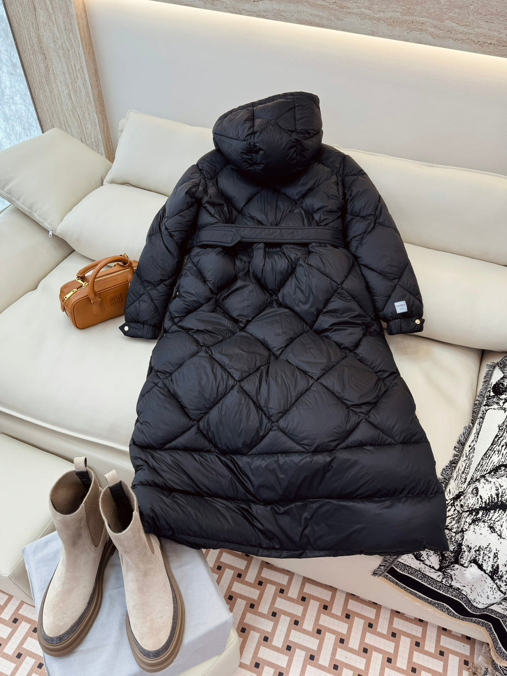 Max Women's White Goose Down Long Puffer Coat