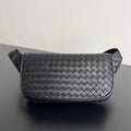 Men's Generous Flap Leather 12.8 in Chest Bag 876334