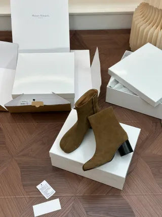 MM6 Classic Split-Toe 2.4 in Boots 255399