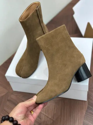 MM6 Classic Split-Toe 2.4 in Boots 255399