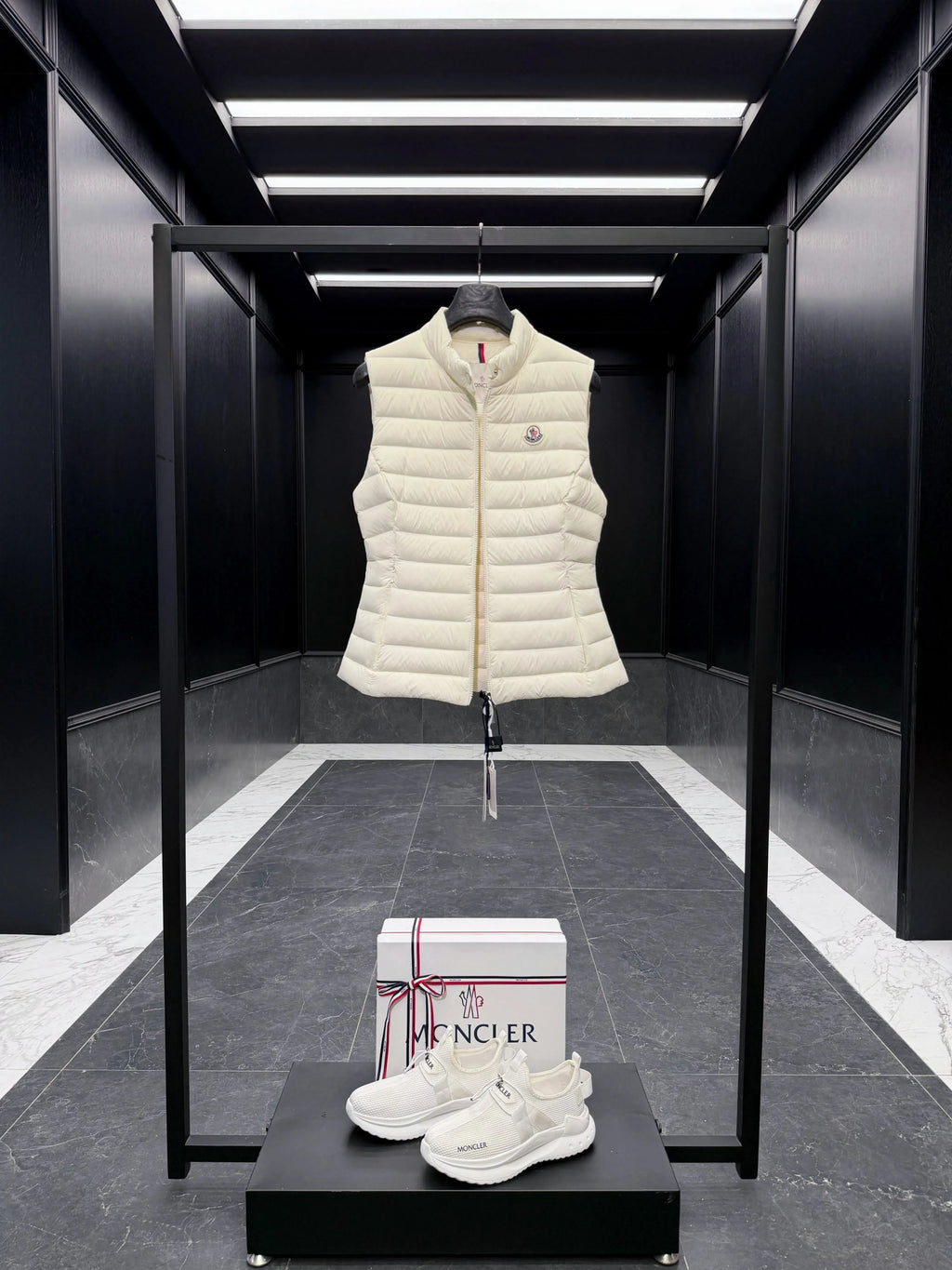 MONC Women's Igens Vest