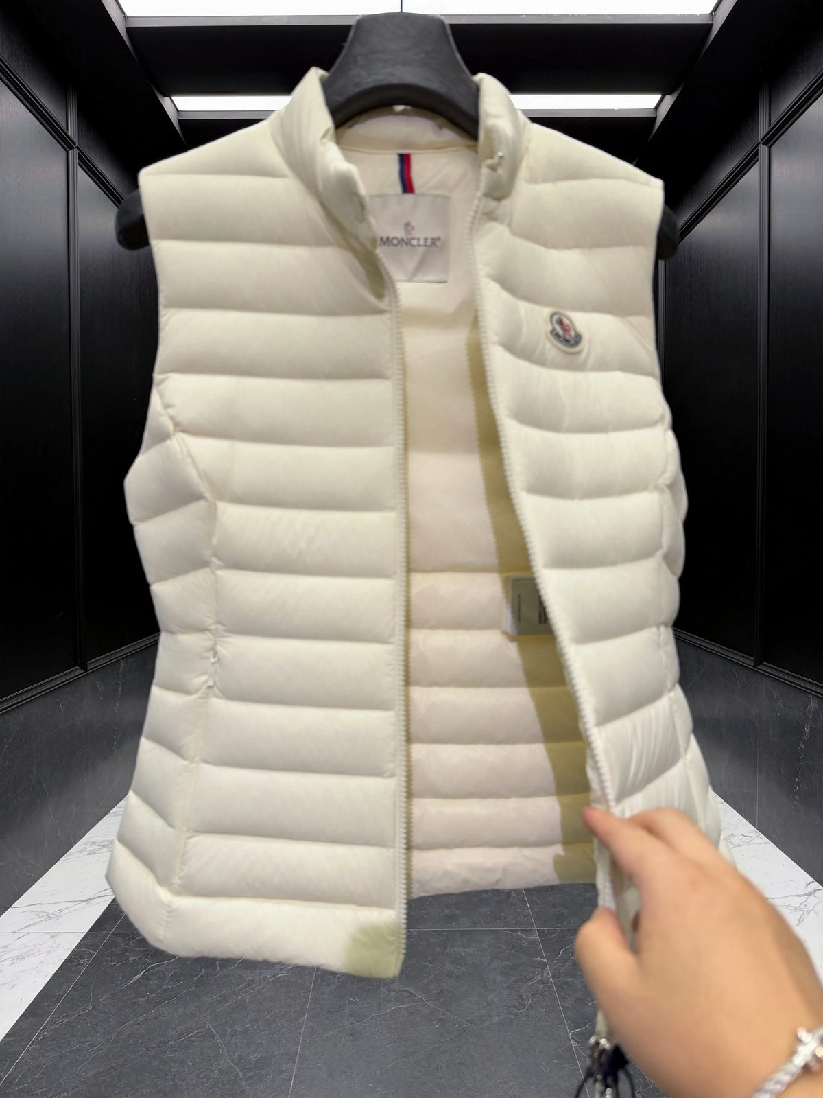 MONC Women's Igens Vest