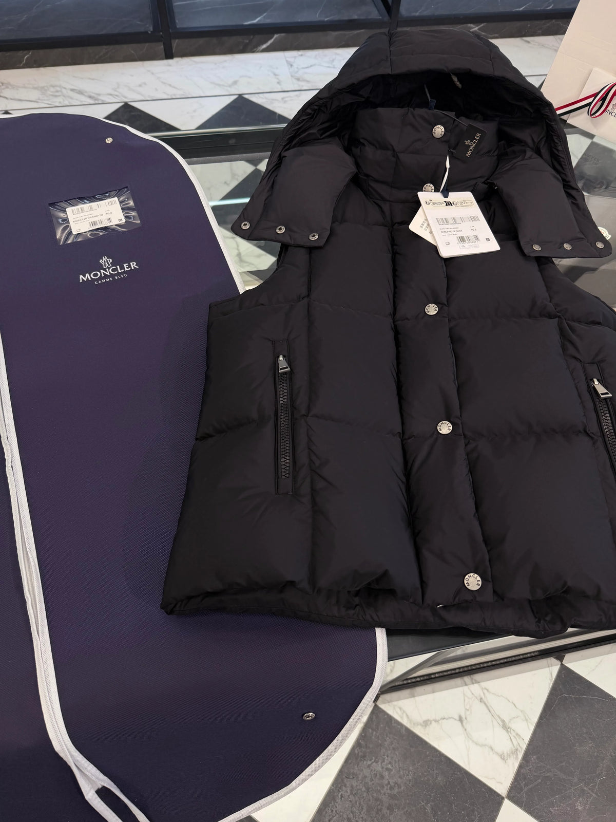 MONC Women's Macareux Vest