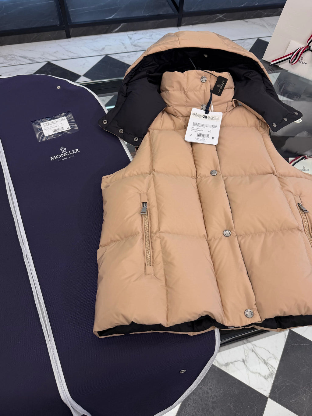 MONC Women's Macareux Vest