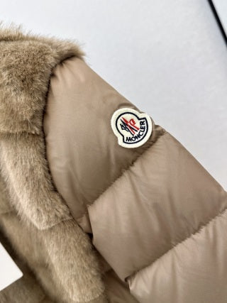 Moncler 905800570 Women's Stand Collar Plush Down Jacket