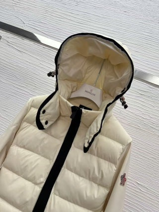 Moncler 994900470 Women's Hooded Lightweight Down Jacket