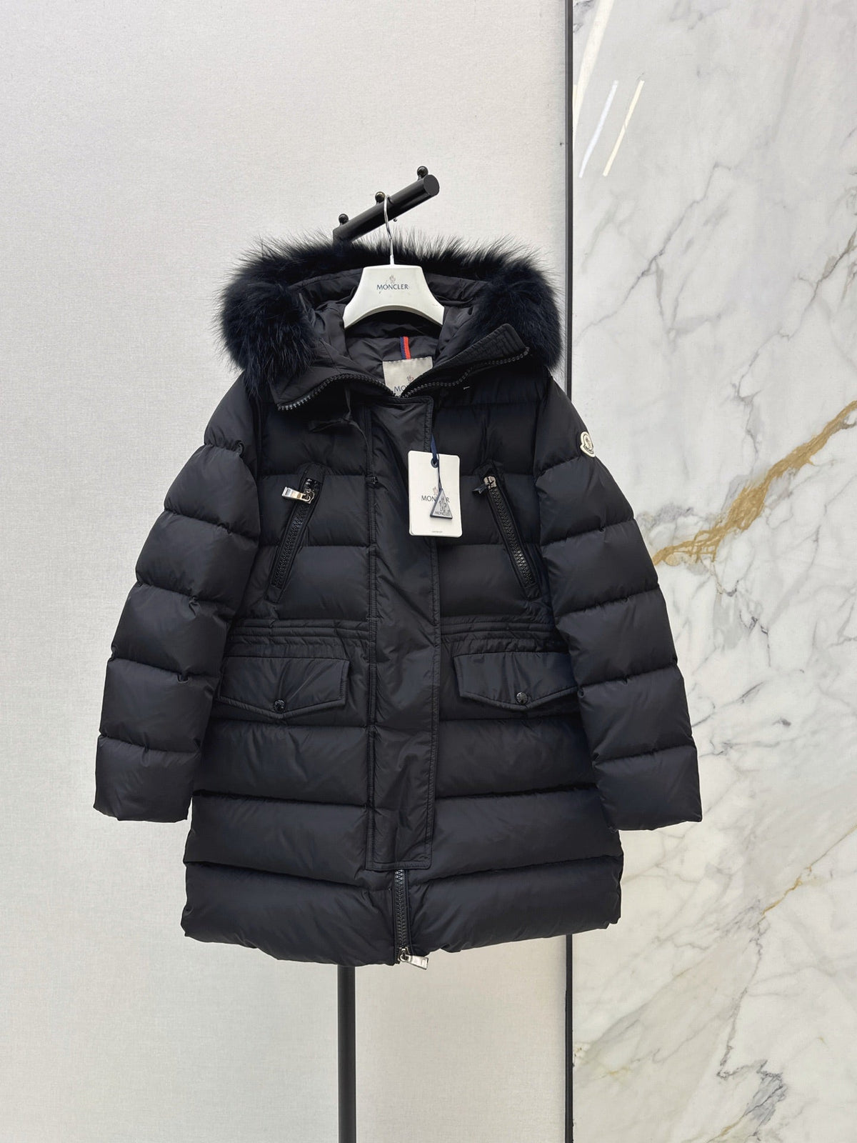Moncler 996700660 Women's Hooded Mid-Length Down Coat
