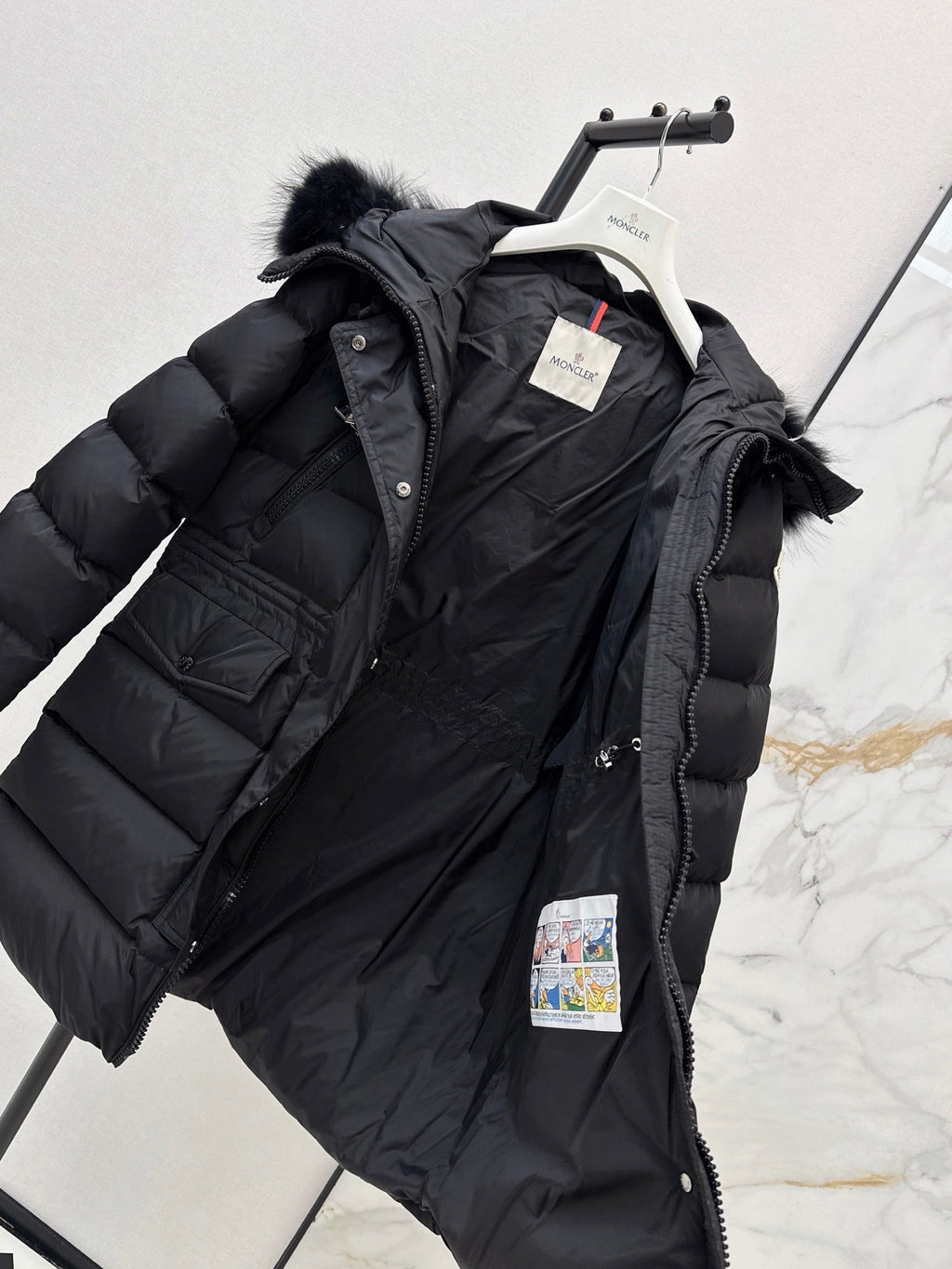 Moncler 996700660 Women's Hooded Mid-Length Down Coat
