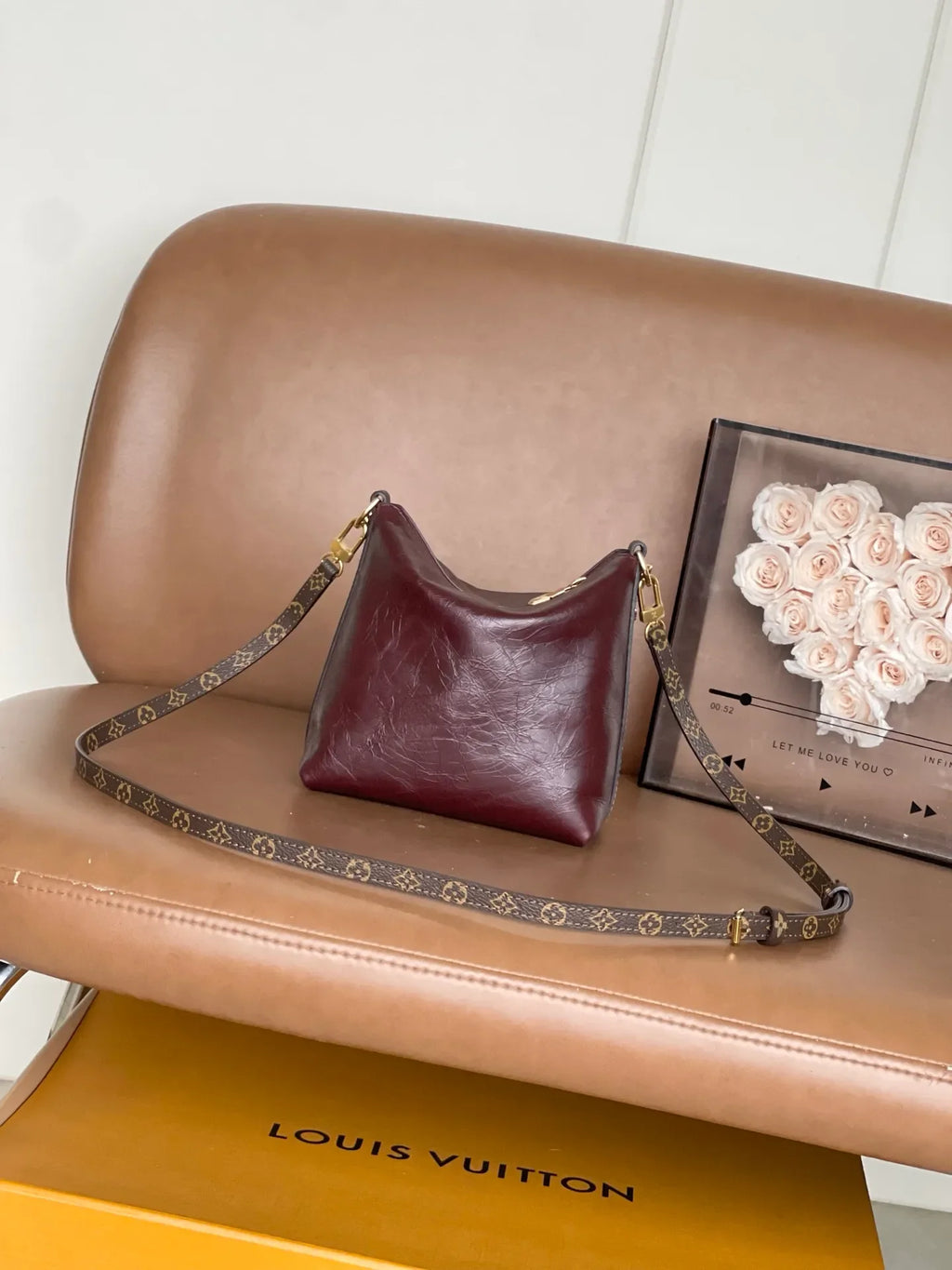 Multipass Cowhide Leather 6.9 in Handbag M2A247