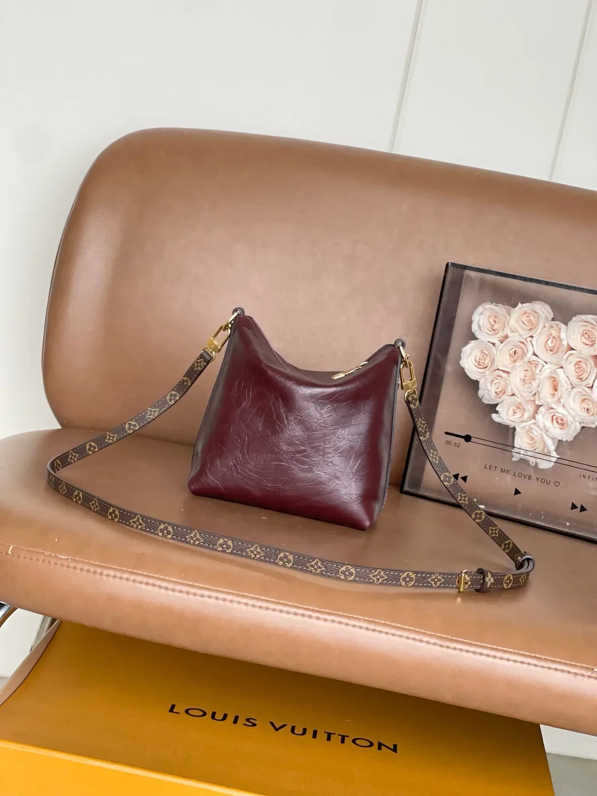 Multipass Cowhide Leather 6.9 in Handbag M2A247