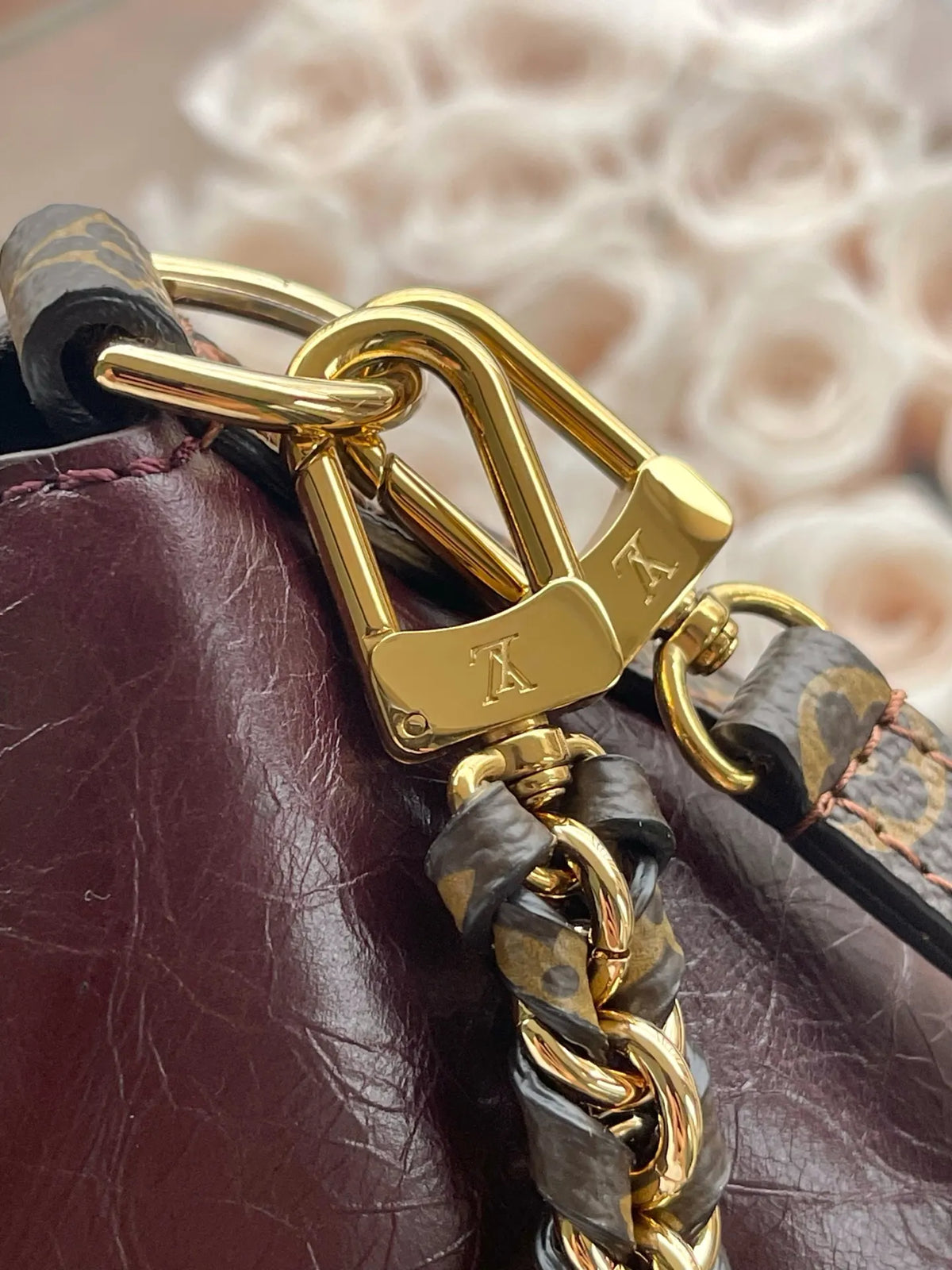 Multipass Cowhide Leather 6.9 in Handbag M2A247