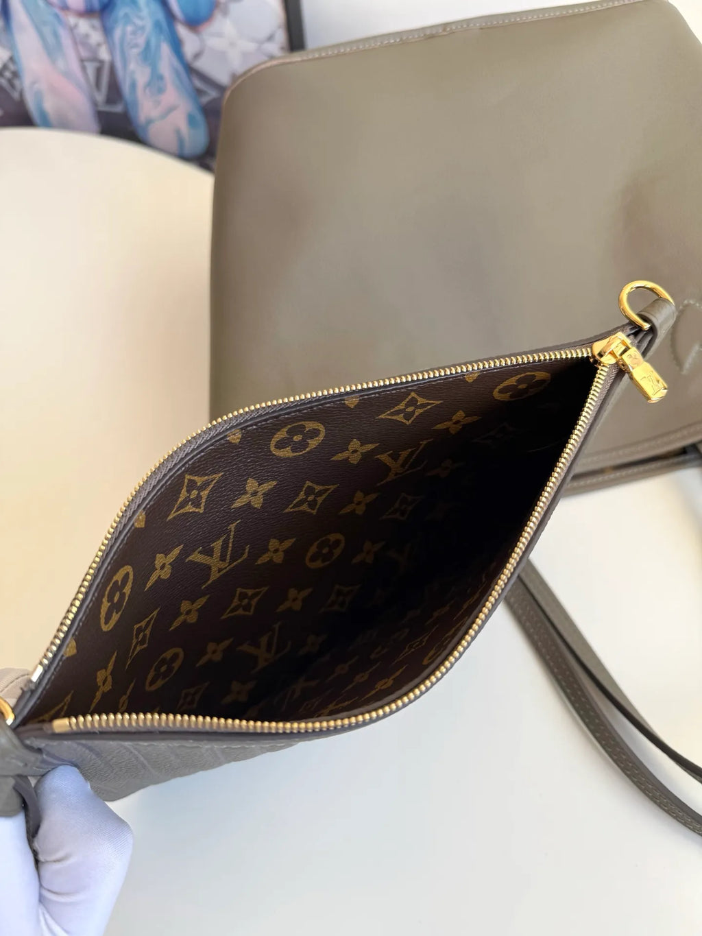 Neverfull Inside Out MM Leather Tote Handbag M25664