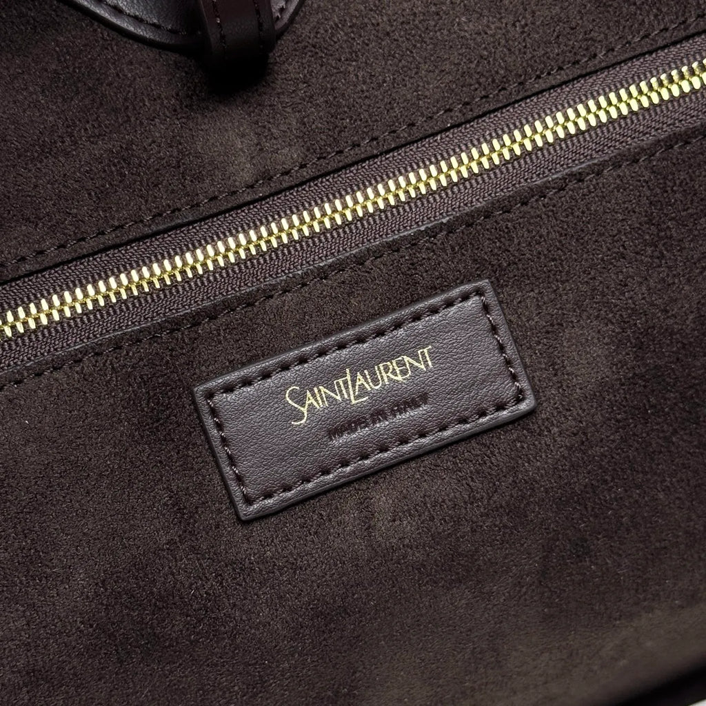 Y 15.4 in Leather Tote Bag 817602