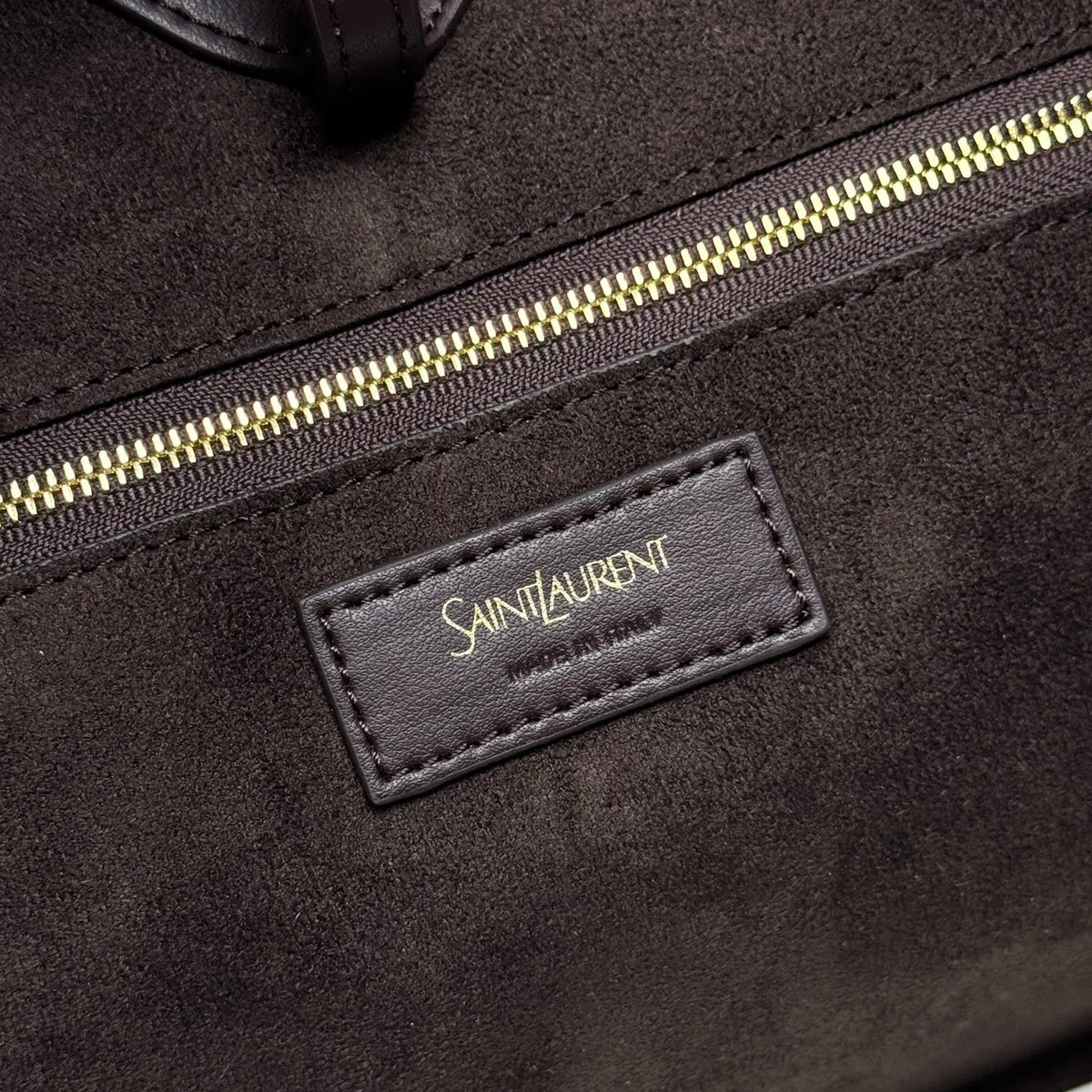 Y 15.4 in Leather Tote Bag 817602
