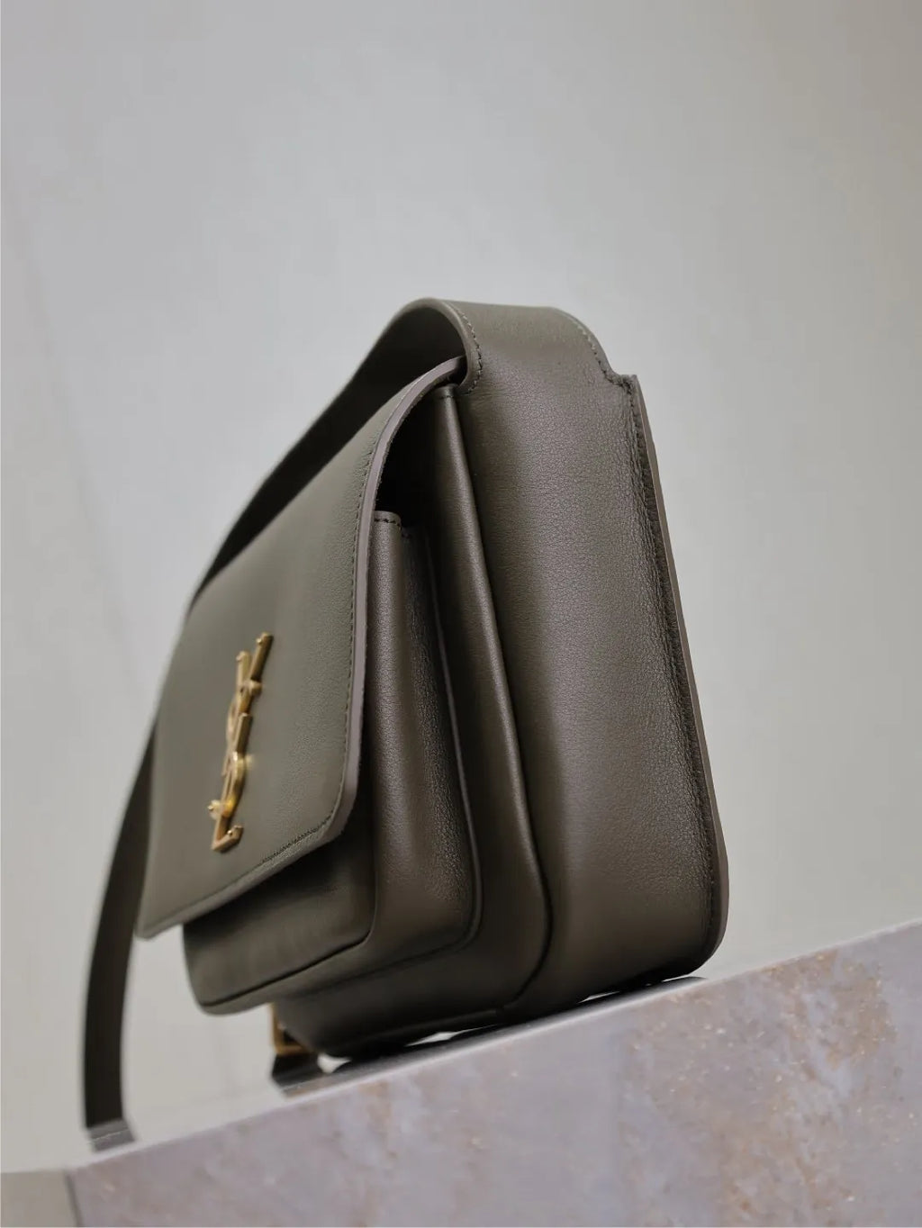 Niki Baby Leather 8.7 in Shoulder Bag 633151-1