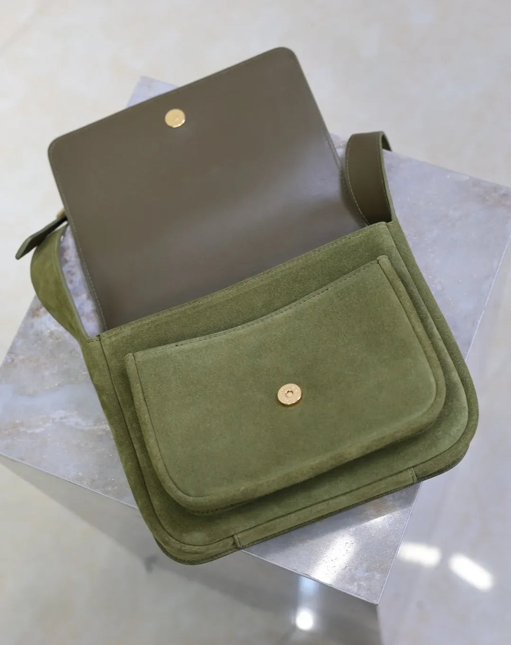 Niki Baby Suede 8.7 in Shoulder Bag 633151-1