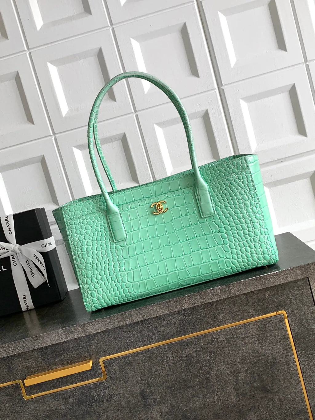 OHANEL 26S Crocodile Patterned Leather Handbag Green